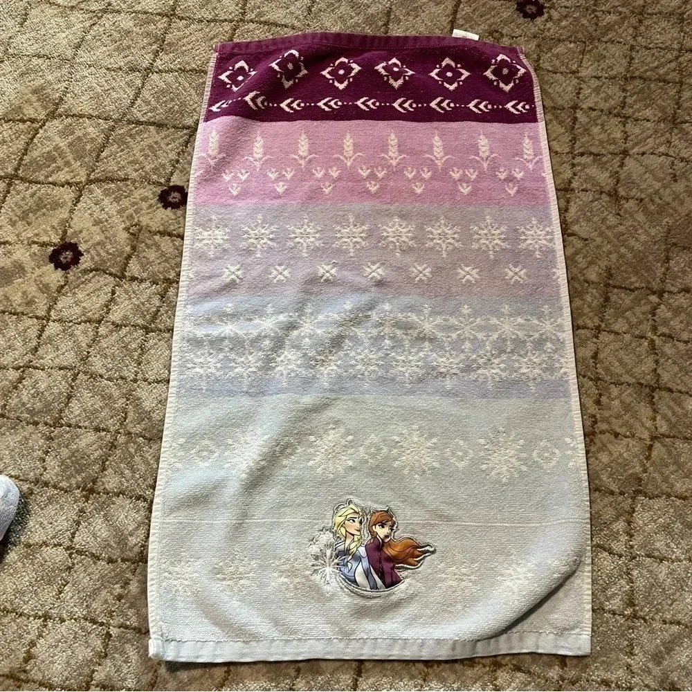 Disney's Frozen 2 Anna & Elsa Hand And Bath Towel Set Jumping Beans Blue Purple
